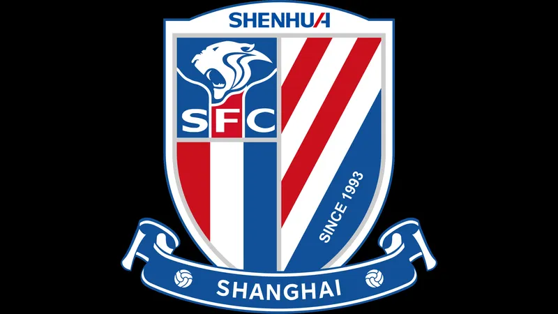Cầu thủ Shanghai Shenhua vượt qua cầu thủ Beijing Guoan trên sân cỏ Cầu thủ Shanghai Shenhua vượt qua cầu thủ Beijing Guoan trên sân cỏ
